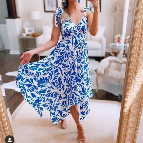 Alexis Womans Dress Small Blue Satin Floral Print Asymmetrical Hem Swing New - Picture 4 of 17